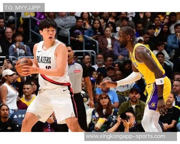 弗拉格新秀赛季表现亮眼场均得分192分紧追克尼佩尔仅差02分