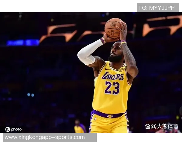 浓眉首节表现惊艳砍下12分3板2帽带领球队取得良好开局